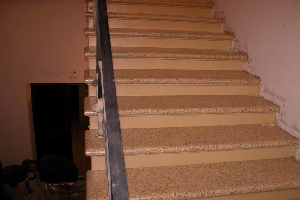 2002_stairs_02.jpg