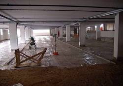 2006 г. Гидроизоляция монолитной плиты и бетоннные полы в многоярусном гараже района Печатники,